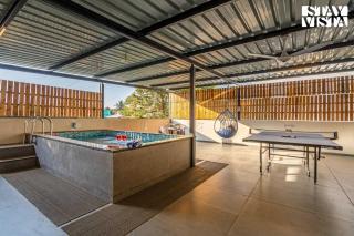 StayVista at Serenity Skies Apartment with Pool - Nashik - 8