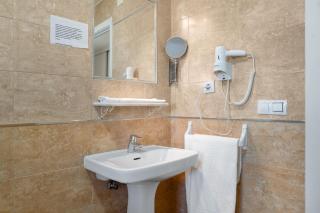 Hostal Avenida - Conil de la Frontera - 9