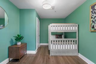 Newly Renovated 4-Bed Condo steps to French Quarter - New Orleans - 1