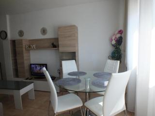 Apartamento renovado cerca de la playa con terraza para 4 personas en Roses - ES-204-73 - 9