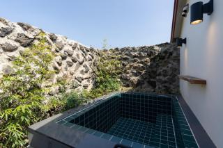 HacheonBaramJip Angeori Stay Curated by Actor Ryu Seungryong - Jeju - 6