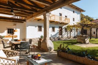 Apartment House Villa Kobdilj 1835 with Shared Courtyard - Štanjel - 5