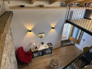 Vila Kobdilj 1835 Historic Homestead with Shared Courtyard - 4