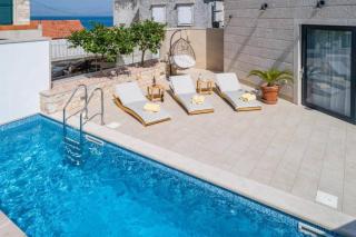 Idyllic Two Bedroom Villa, Pool, Jacuzzi - Sutivan - 5