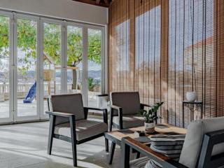 Villa One Step to Beach with Indoor Pool - Kučište - 9