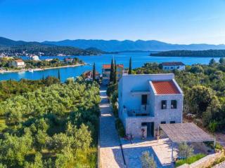 Escape Villa Island Peaceful Oasis with Pool - 0