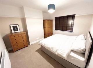 Leigh On Sea -Broadway-Two Bed with Garden - Southend-on-Sea - 2