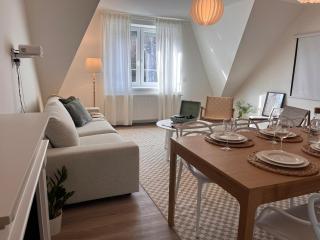 Spacious 4-Story Home with Sauna & Garden - Prague - 0
