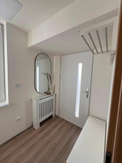 Spacious 4-Story Home with Sauna & Garden - Prague - 8