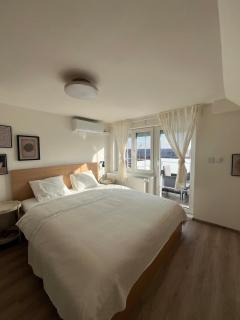 Spacious 4-Story Home with Sauna & Garden - Prague - 6