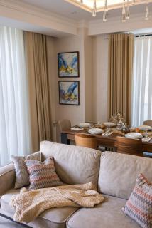 Modern 1-Bedroom Retreat with 35sqm Terrace, Overlooking Rudaki Park, City Skyline and Mountain Views - 8