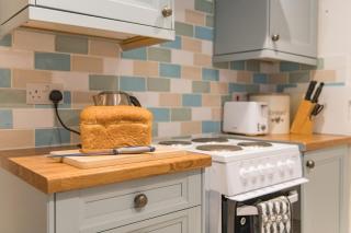 Claire's Cottage by Keepers Cottages - - 9