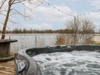 Tranquil Waters Cabin - Peterborough - 5