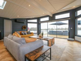 Tranquil Cove Spa Lodge - Peterborough - 4