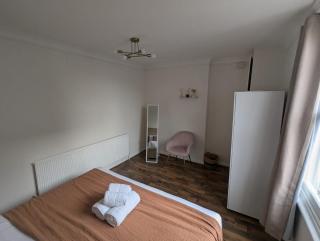 2BR Apartment Earls Court Prime Location - 2