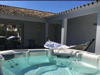Top Luxury Marbella Villa by Lodgerstrip budget holidays - Marbella - 9
