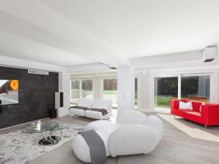 Top Luxury Marbella Villa by Lodgerstrip budget holidays - Marbella - 4