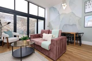 Bright and Modern 3BR Flat for 8 Guests - Bristol - 0