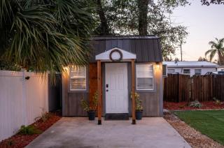 Stylish 4BR with Outdoor Space, Busch Gardens - Renovated - 5