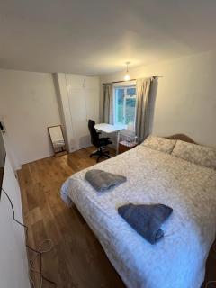 Royal Height - 3 bed in Wembley - 3