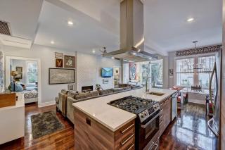 Modern 2BR Condo with Sunroom near Uptown - Charlotte - 8