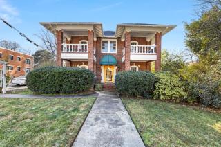 Retro 1BR in Elizabeth with Porch & Eclectic Design - Charlotte - 4
