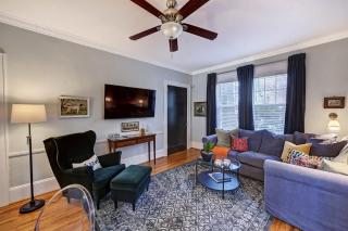 Chic Comfortable 2BR with Porch near Dilworth - Charlotte - 0