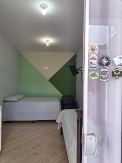 Kitnet com ar condicionado e banheiro externo - Capão Bonito - 4