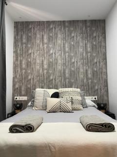 H&H Suite San Diego - 8