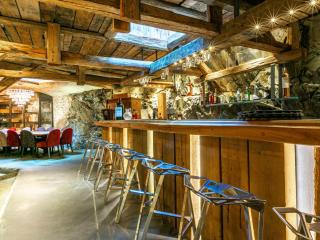 Chalet grand luxe avec piscine, sauna, hammam et bar - Accueille 12 personnes - FR-1-694-319 - Val dʼIsère - 2