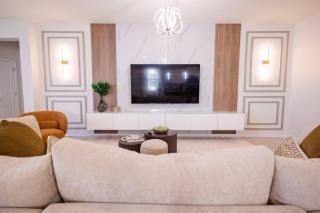 Lakeview 8BR Pool Spa Themed Rooms-Windsor West - 8