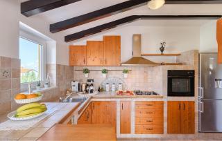 Cozy Apartment In Stinjan With Wifi - Štinjan - 6