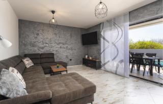 Gorgeous Home In Jursici With Wifi - Juršići - 8