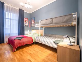 Spacious 2BR for 8 Guests, Quite Centre, Art Nouveau Riga Area - Riga - 3