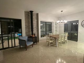Elegant 5BR Haven with Sparkling Pool Serene Garden Oasis - 2