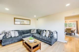 Spacious Family Home with Deck in Lake Arrowhead! - 7