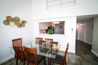 Castle M16 Ocean/Pool view, balcony, gym. tennis, & free valet parking! - 3