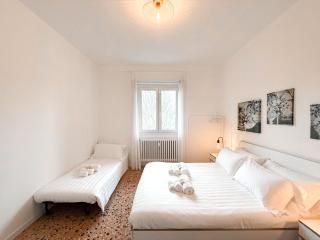 Free Park, 100m from SAN SIRO, Derby Two-Room Apartment - Milan - 1
