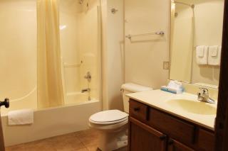 Wild Eagle Lodge, 2 Bed Condo on Duck Lake, #101 - Eagle River - 2