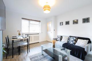 Leeds 3-Bedroom Retreat with Free WiFi and Parking - Ideal for Family and Contractors - Killingbeck - 9