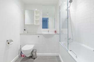 Stylish 2BD Flat w Balcony Heart of King's Cross - Londra - 5