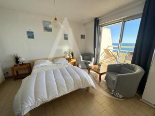 40 M², 1ERE LIGNE MER, DERNIER ETAGE AVEC ASCENSEUR - Sète - 9
