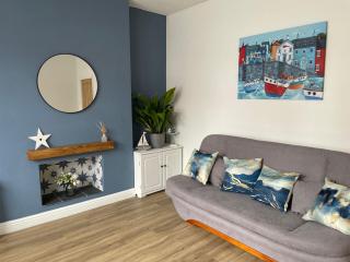 North Bay Nest Scarborough Apartment - 8