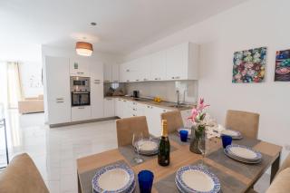 Sliema A27 - 5 mins walk to Valletta Ferry - Shopping Mall and Bay - Sliema - 4