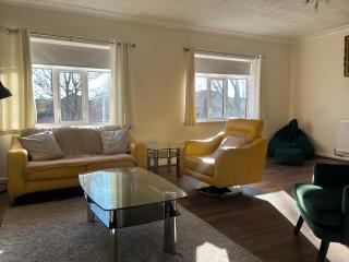 Tile Cross Entire Apartment - Near Airport, NEC & More - Birmingham - 7