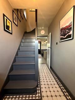 Newly Renovated 2-Bed Home - Greenhill - 8