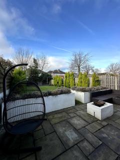 Newly Renovated 2-Bed Home - Greenhill - 5