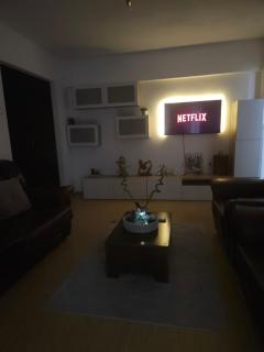 Black & White Apartment - Bucharest - 7