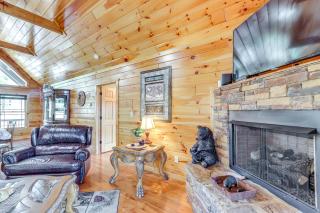 Blue Ridge Orchard Overlook Cabin with Hot Tub - 6