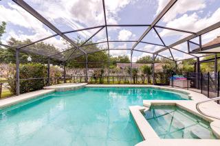 514 - Make Yourself at Home on our Private Pool Deck with Spa - 9